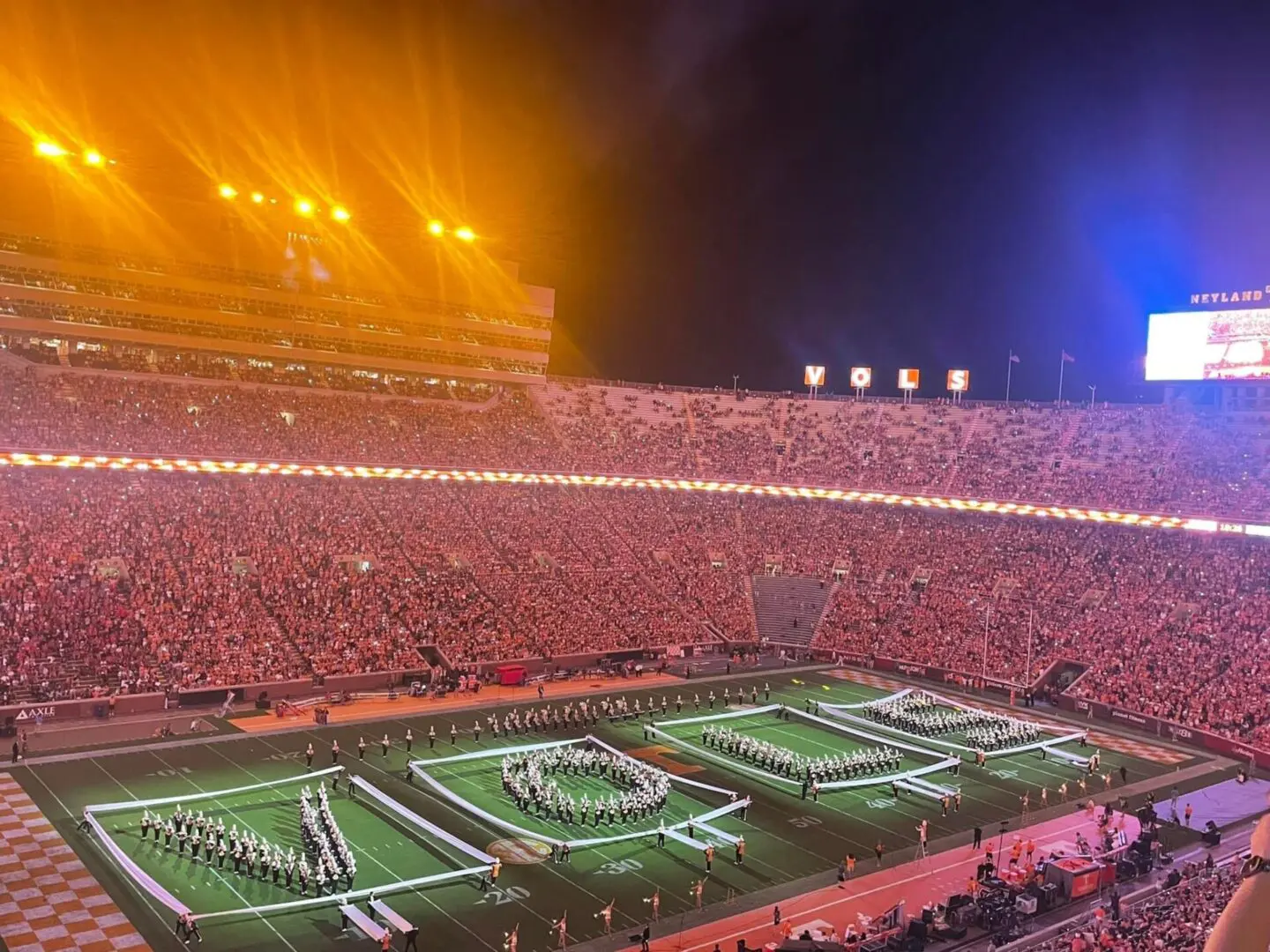 Vol bandit performance at football stadium